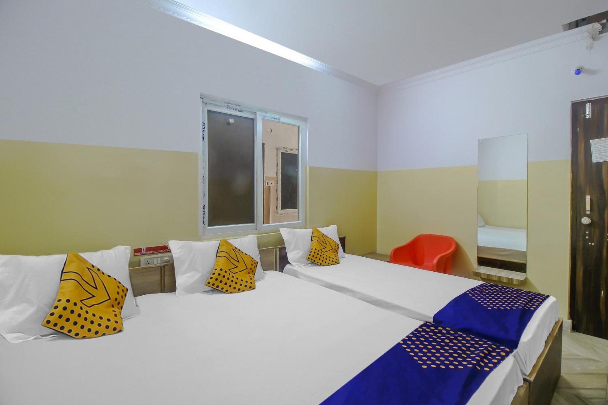 Spot On 81775 Mohit Gokul Lodge New Luxury Room'S Near Secunderabad Railway Station Lālāguda Eksteriør billede