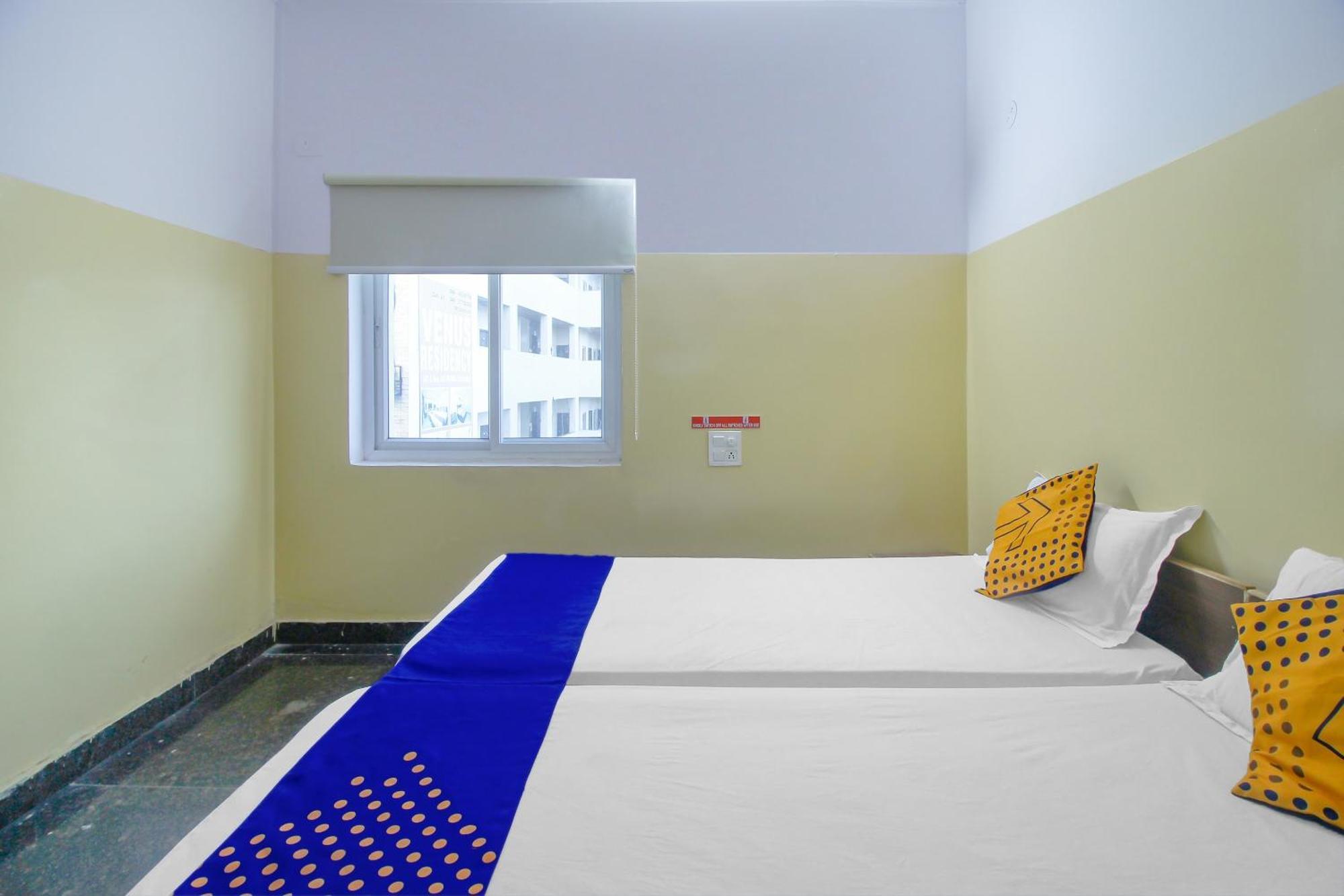 Spot On 81775 Mohit Gokul Lodge New Luxury Room'S Near Secunderabad Railway Station Lālāguda Eksteriør billede