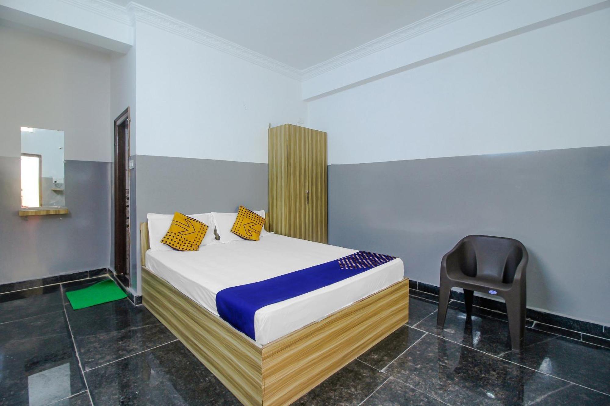 Spot On 81775 Mohit Gokul Lodge New Luxury Room'S Near Secunderabad Railway Station Lālāguda Eksteriør billede