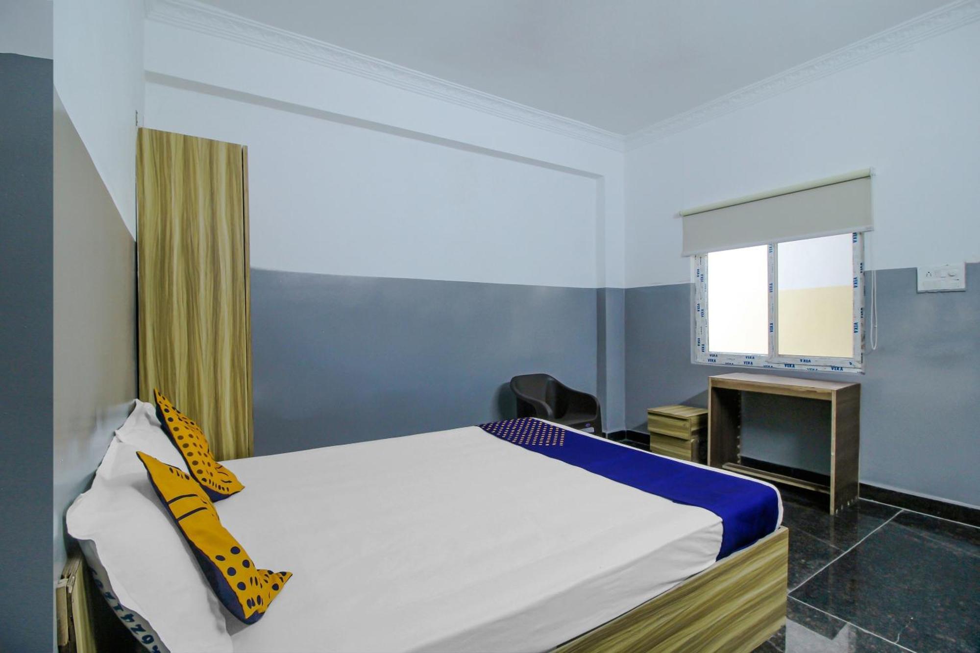 Spot On 81775 Mohit Gokul Lodge New Luxury Room'S Near Secunderabad Railway Station Lālāguda Eksteriør billede